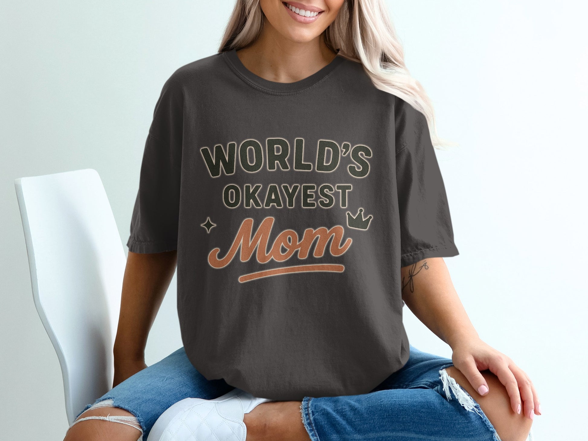Graphite- World's Okayest Mom Graphic T-Shirt Product